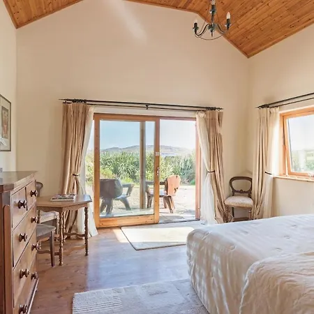 Dolphin Beach Country House
